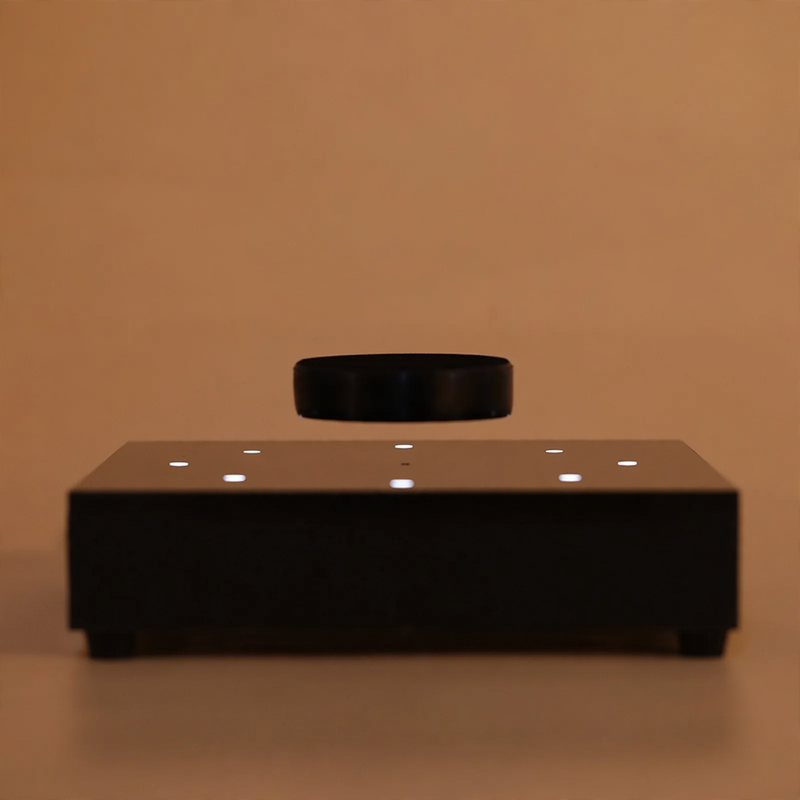 Magnetische Schwebeleuchte mit Herzform