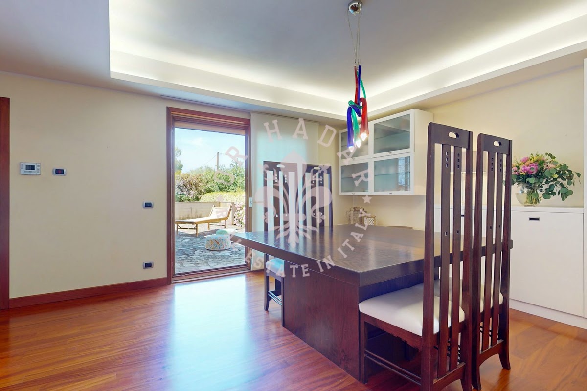 וילה רוזטו (Villa Il Roseto) — 28