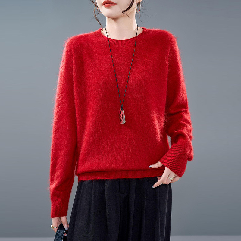 Women's knitted sweater made of soft wool-cashmere blend