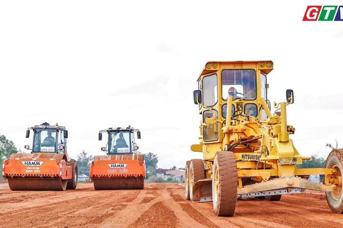 Toàn cảnh Gia Lai 24h: Giá trị thực hiện Dự án thành phần 3 cao tốc Quy Nhơn - Pleiku đạt trên 200 tỷ đồng - Báo Gia Lai