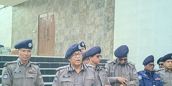 রংপুর রেঞ্জের বিভিন্ন পুলিশ কর্মকর্তাদের সঙ্গে বিশেষ কল্যাণ সভায়