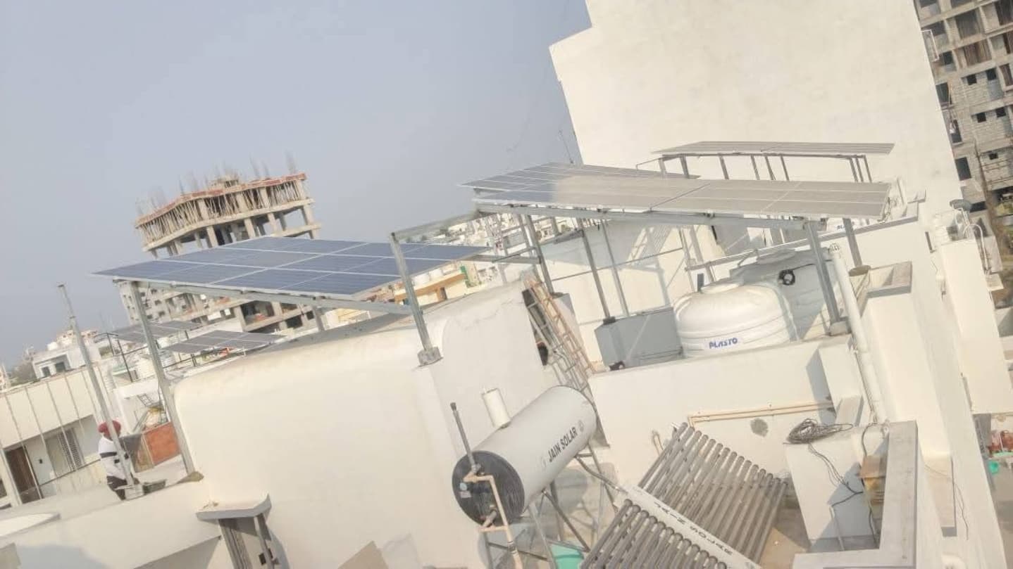 Solar panel setup Solapur residential rooftop