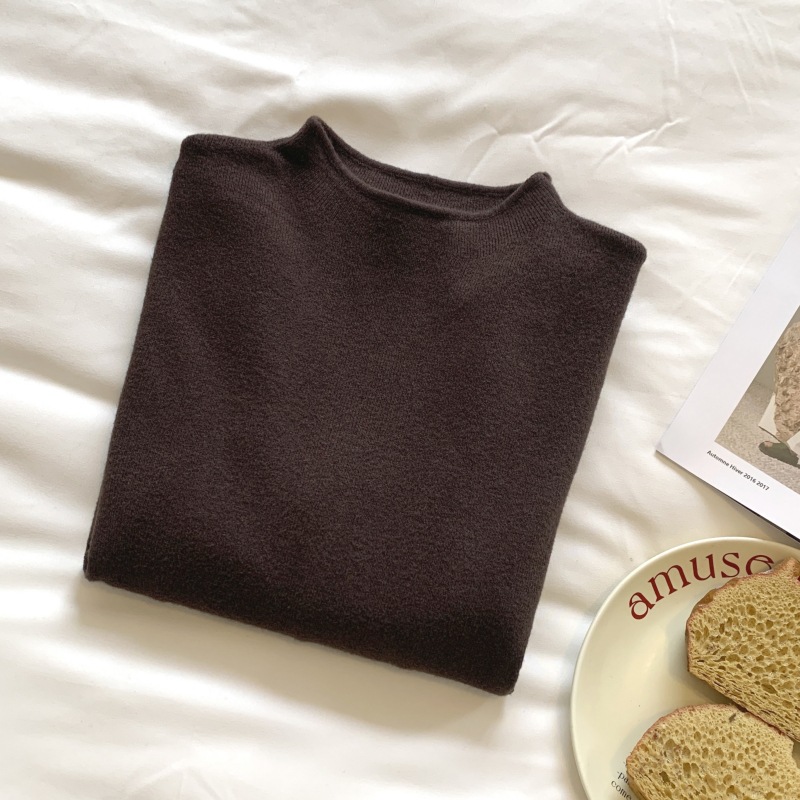 Women's knitted turtleneck sweater