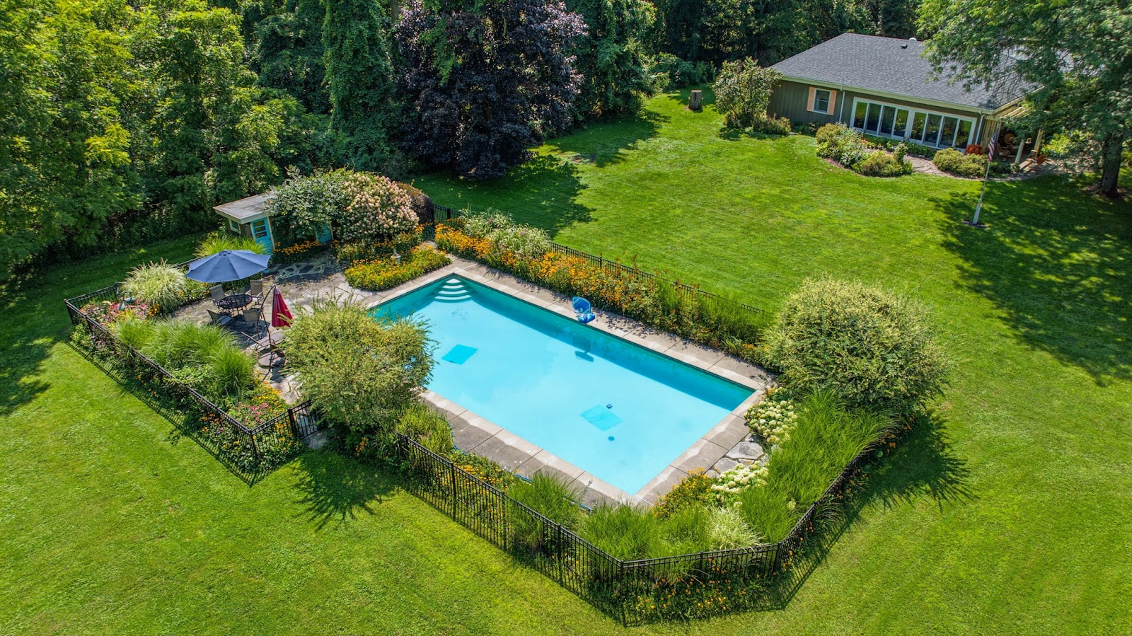 Aerial real estate photography by Pixel Pro Video