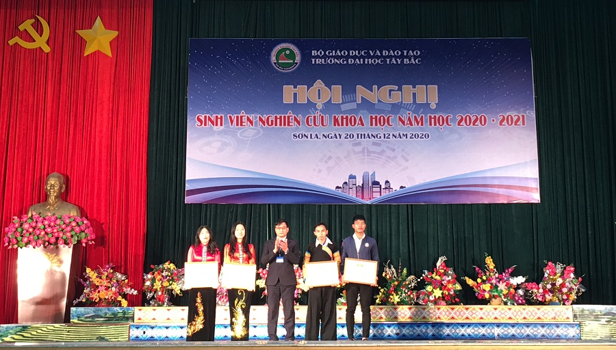 Hội nghị sinh viên nghiên cứu khoa học năm học 2020 - 2021