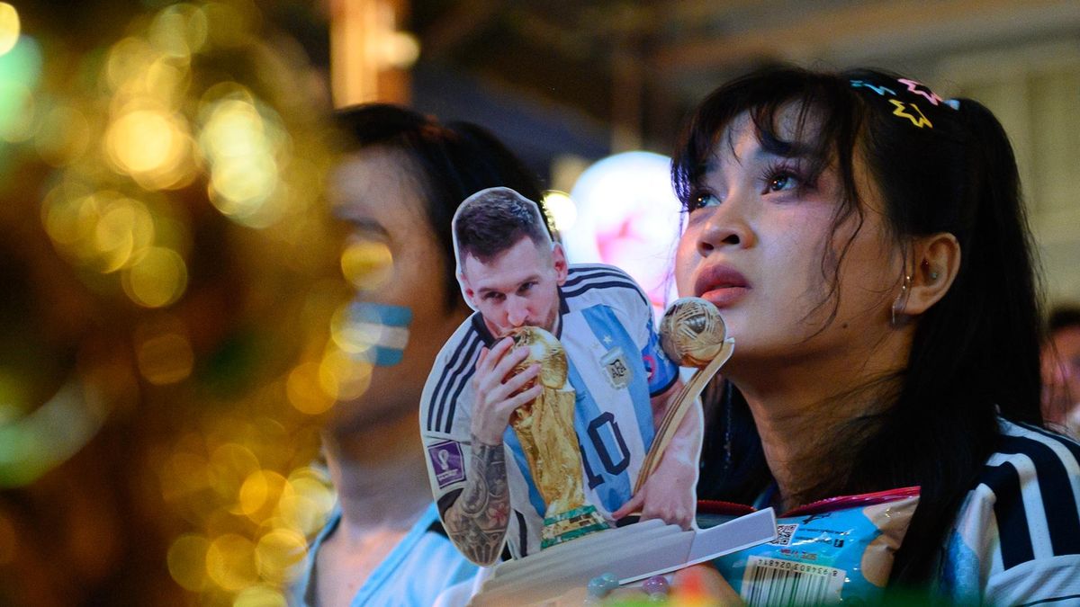 Đêm không ngủ của hàng nghìn CĐV Messi ở TP.HCM - Tạp chí Tri thức