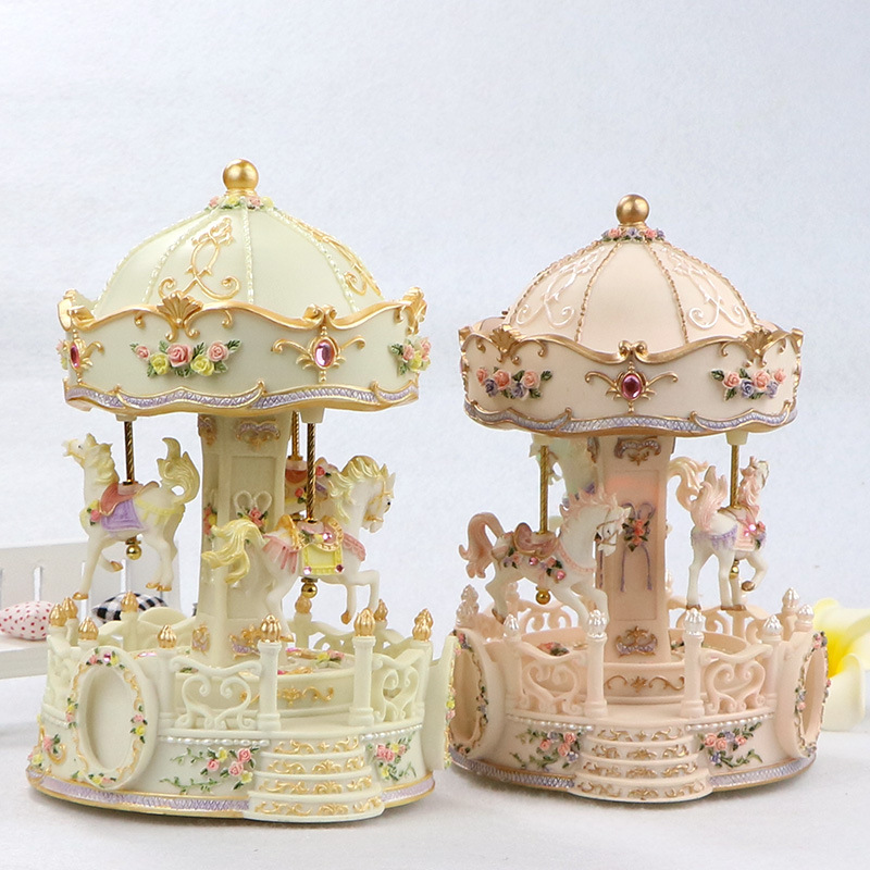 Miniatur-Karussell-Spieluhr aus Kunstharz