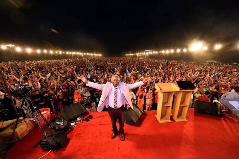Pastor Kumuyi in Pakistan