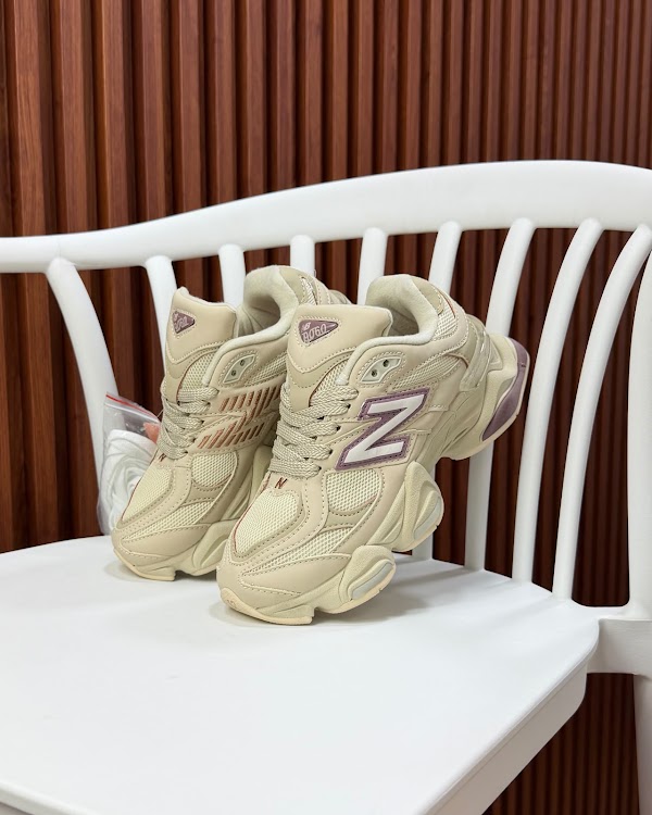 New Balance 9060 Crema Lavanda