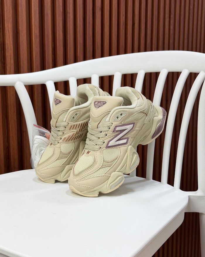 New Balance 9060 Crema Lavanda