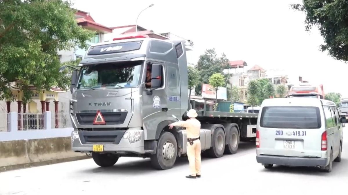 Hà Nội kiểm tra, chấn chỉnh tình trạng xe quá tải - Đài Phát thanh và truyền hình Hà Nội