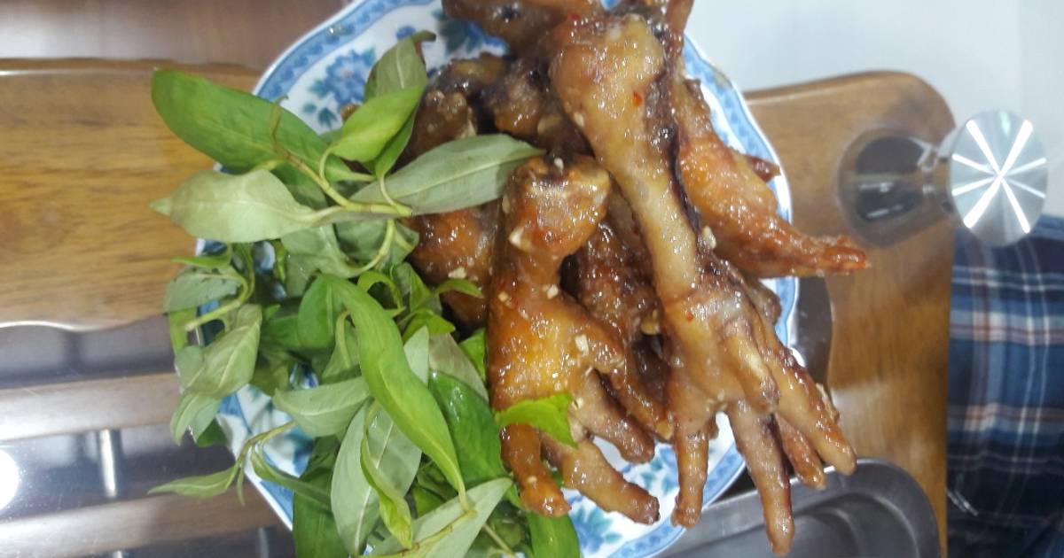 Chân gà chiên mắm