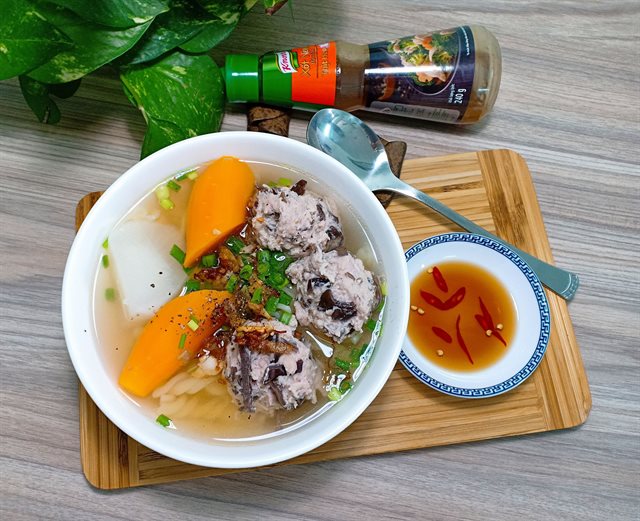 Nui Mọc Thịt Viên