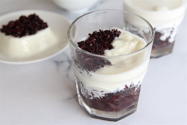 Sữa Chua Nếp Cẩm Lên Men