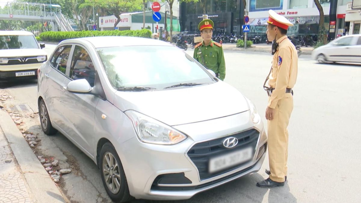 Hà Nội: CSGT xử lý hơn 2.200 xe dừng, đỗ trái phép trong 10 ngày - Đài Phát thanh và truyền hình Hà Nội
