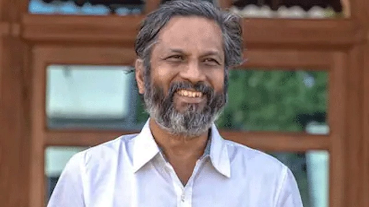 Sridhar Vembu Warns AI Is a Bubble, Not a Boom: Zoho Waits
