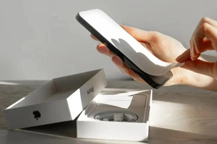 Bí mật khiến mở hộp iPhone luôn mang cảm giác 'đã' - Báo Tri thức &amp; Cuộc sống