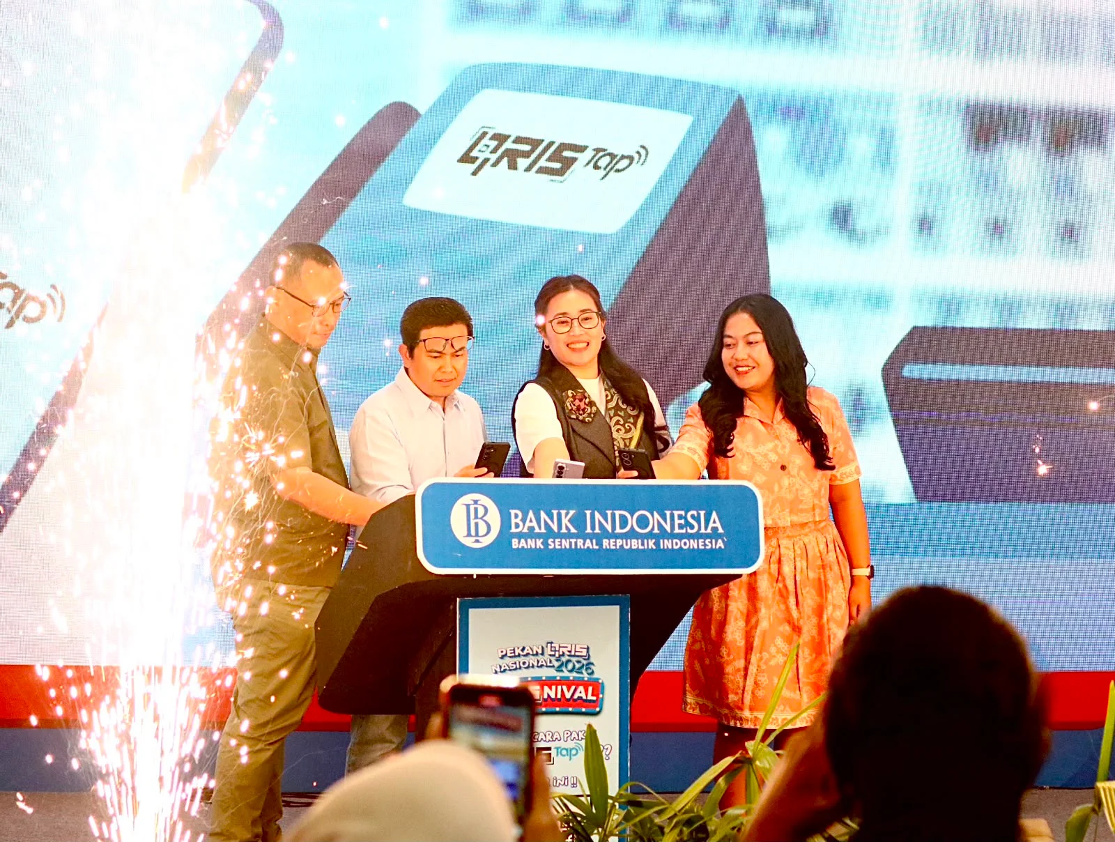Suasana penutupan QRIS Carnival 2026 oleh Kantor Perwakilan Bank Indonesia Kediri di Mall Kediri Town Square.