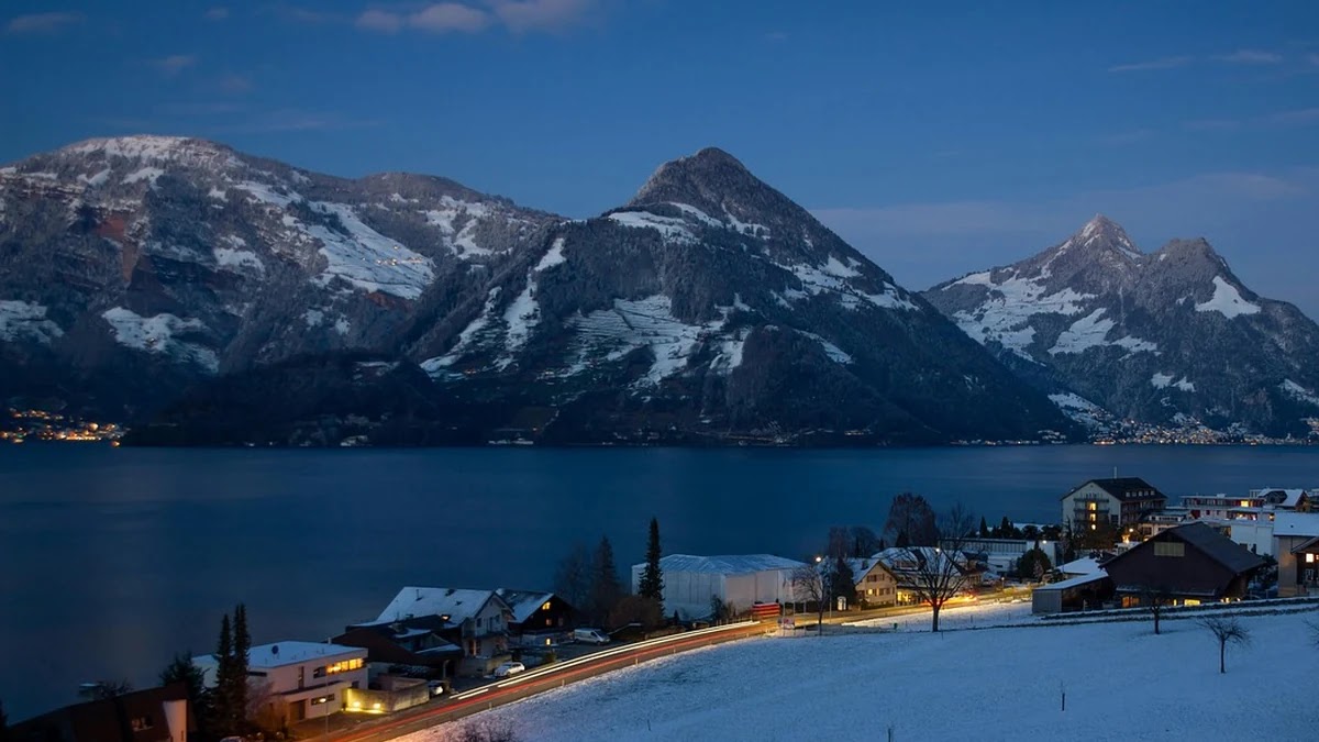 지역별 숙소 유형별 평균 가격대와 여행 목적별 추천 기준 정리