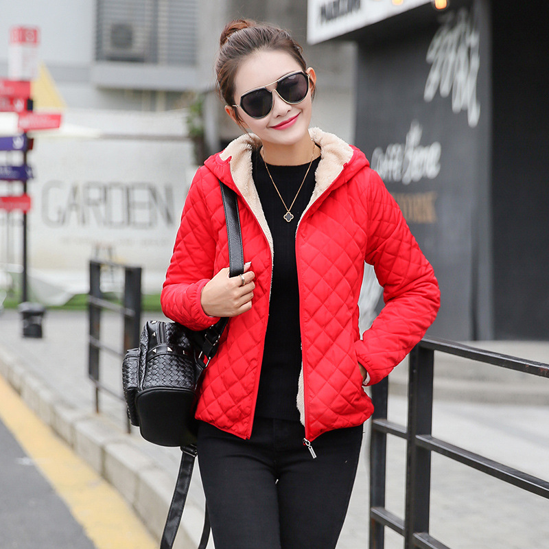 Short women's puffer jacket with lamb fleece lining