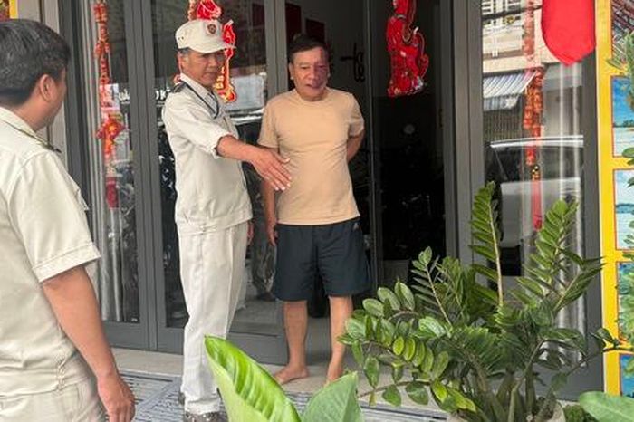 Đà Nẵng ra quân siết trật tự vỉa hè, quyết không 'đánh trống bỏ dùi' - Báo Người Lao Động