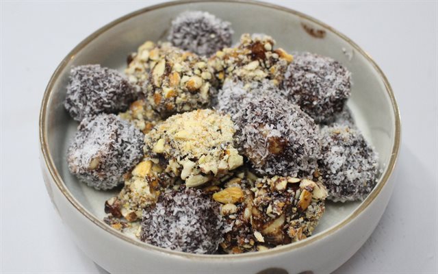 Kem Chuối Viên Phủ Chocolate Hạnh Nhân