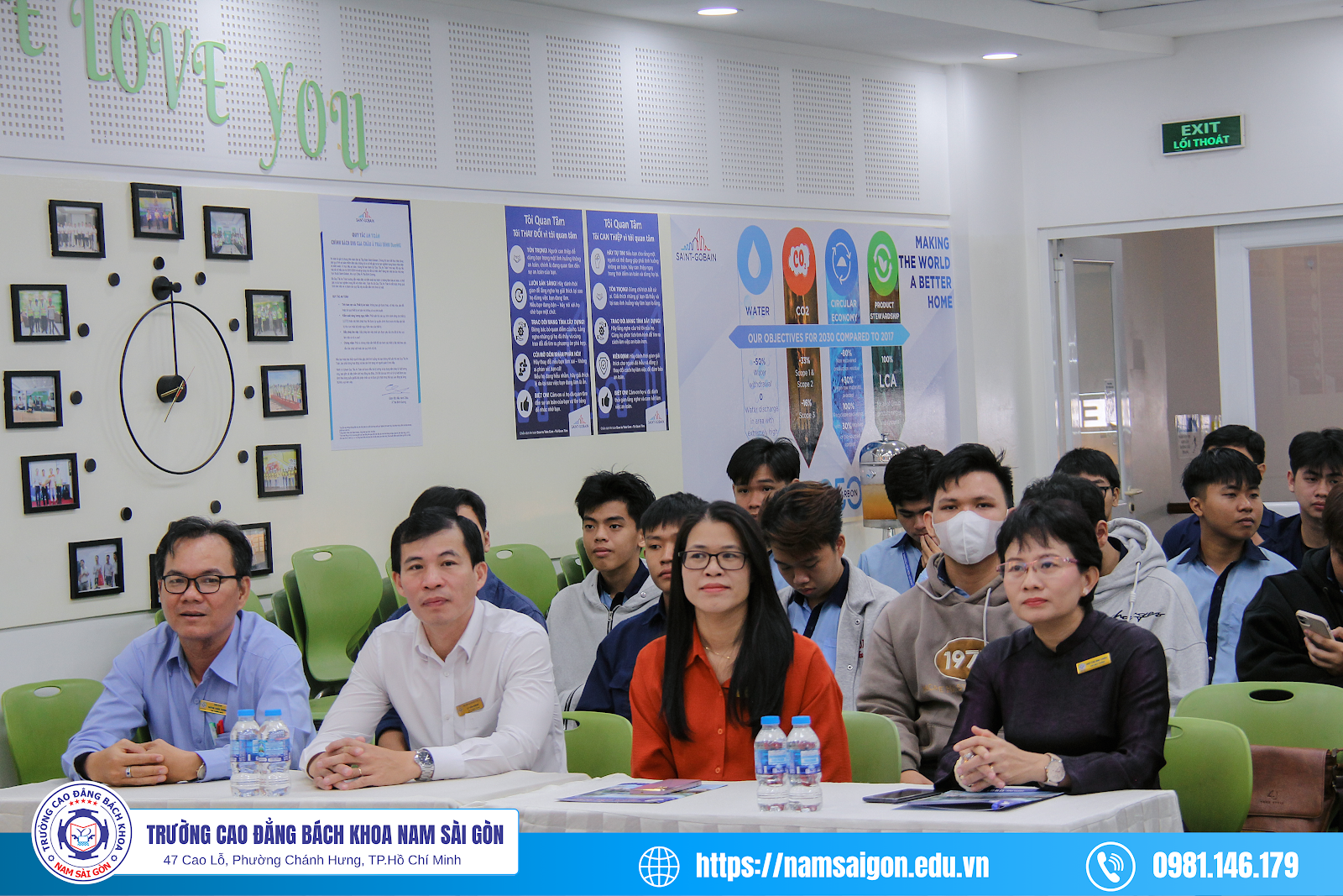 Trường Cao đẳng Bách khoa Nam Sài Gòn chính thức ký kết Biên bản ghi nhớ (MOU) với Công ty Saint-Gobain Việt Nam, mở rộng cơ hội thực hành và việc làm cho sinh viên.