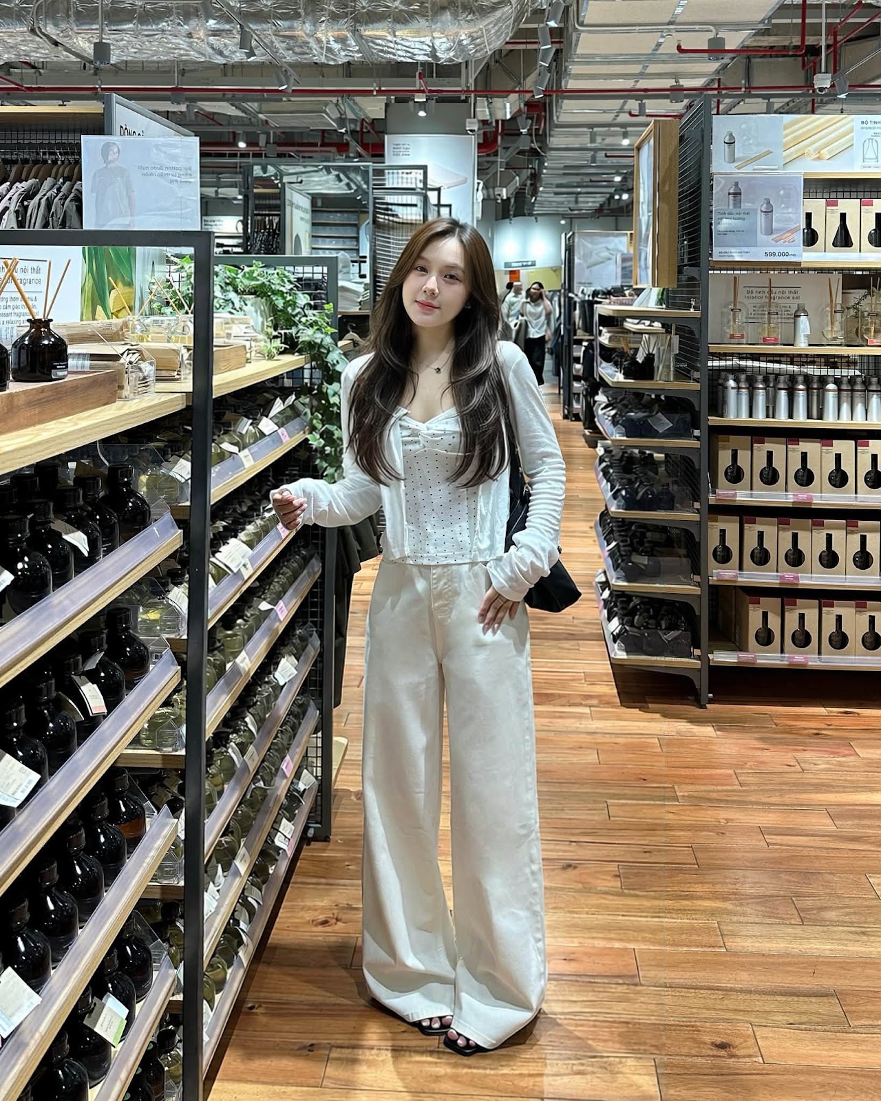 Sét áo thun kèm 2 dây bi xoắn ngực nút ngọc XONXEN SHOP 80744