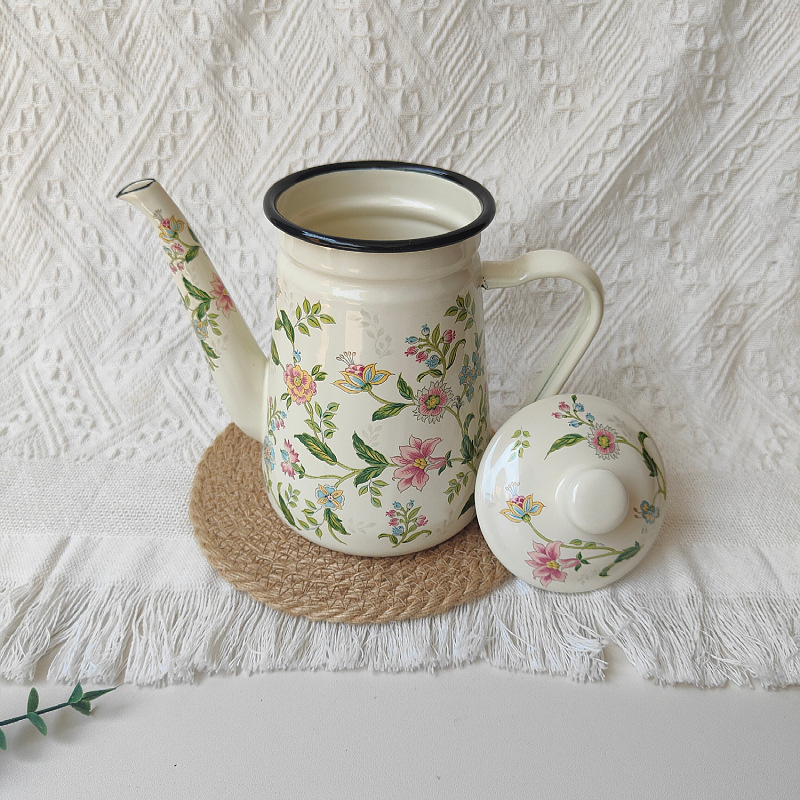 Enamel Hand Pouring Kettle made of Steel, 1.2 L