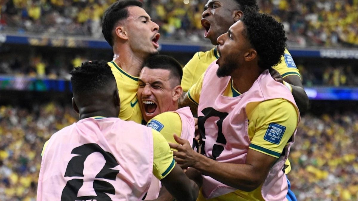 Đội tuyển Brazil ngược dòng kịch tính loại Nhật Bản - Đài Phát thanh và truyền hình Hà Nội