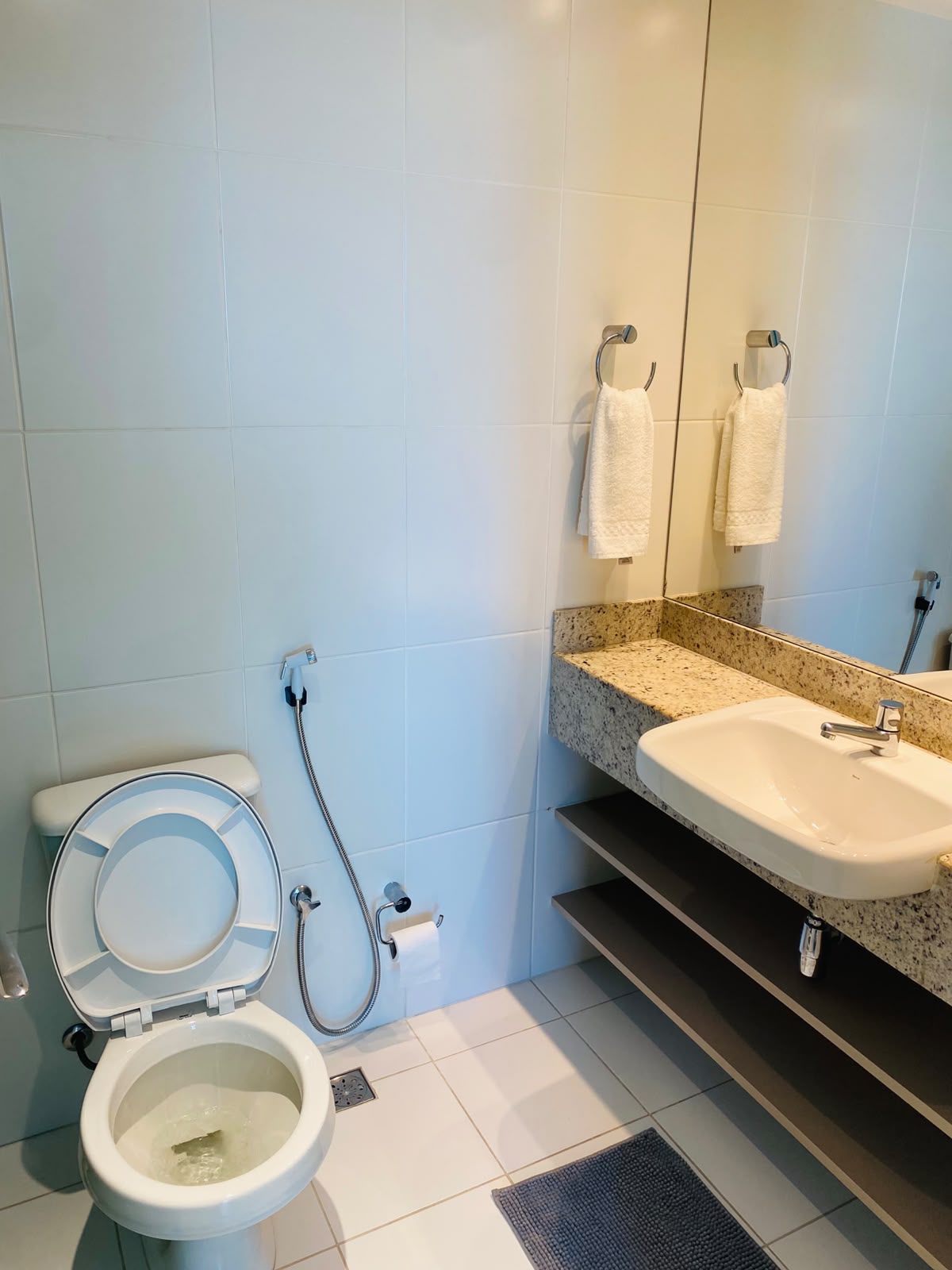Apartamento, Caminho das Árvores