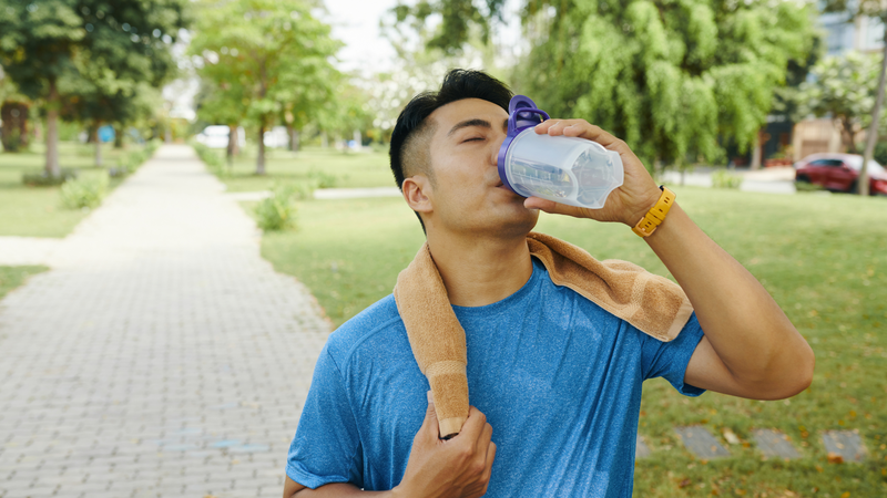 Một số thói quen uống nước có thể làm tăng nguy cơ mất nước