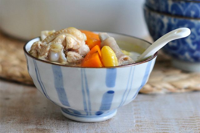 Canh Gà Bạch Quả