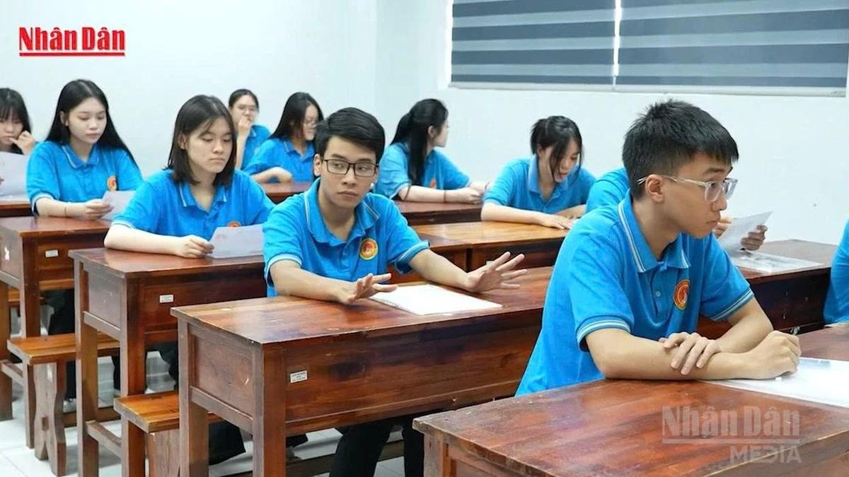 [Video] Bộ Giáo dục chưa chốt cho học sinh chuyên Tuyên Quang thi lại Toán - Báo Nhân Dân