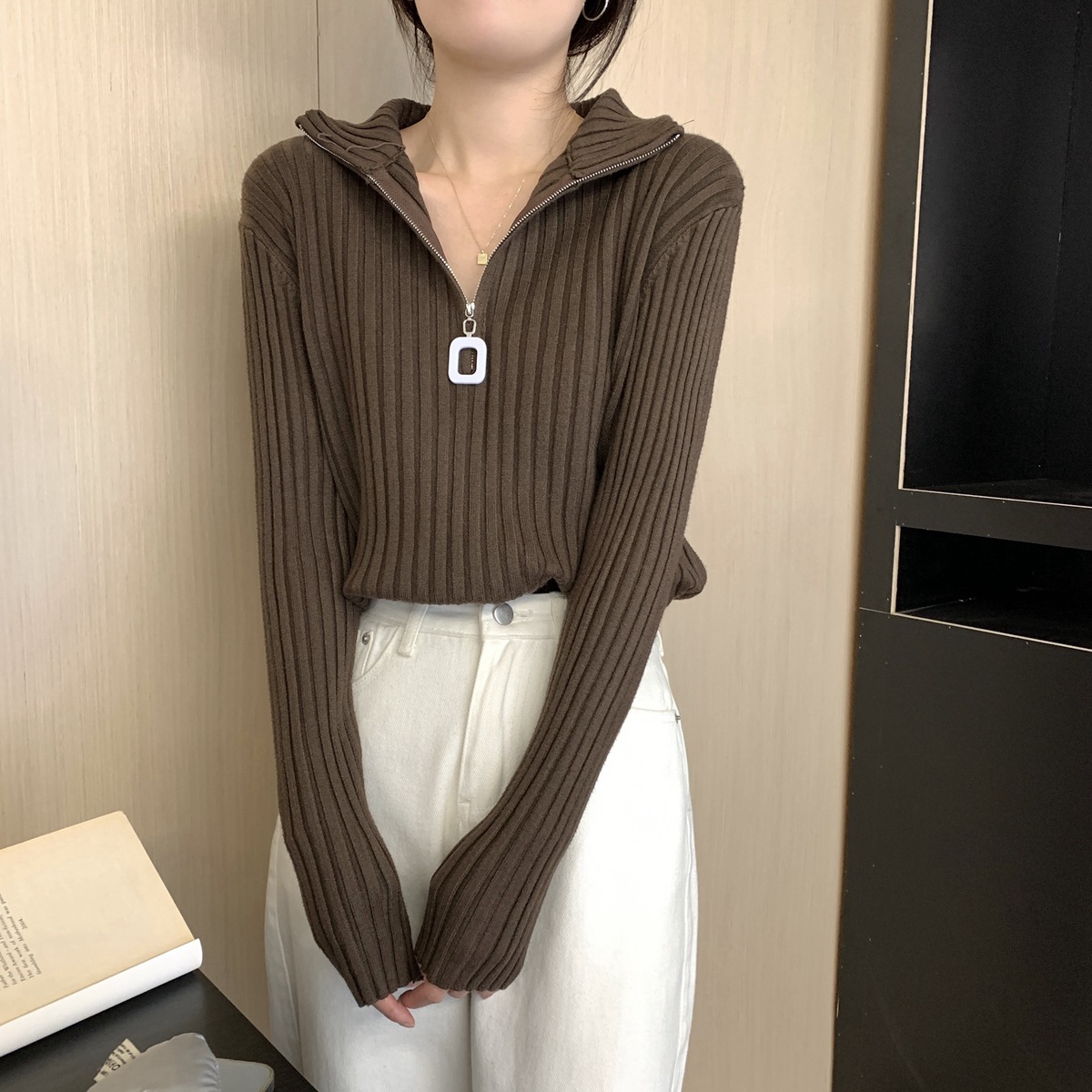 Damen-Strickpullover mit Reißverschluss und Rippenstruktur