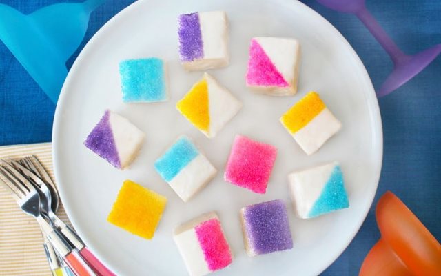 Bánh Bông Lan Sắc Màu