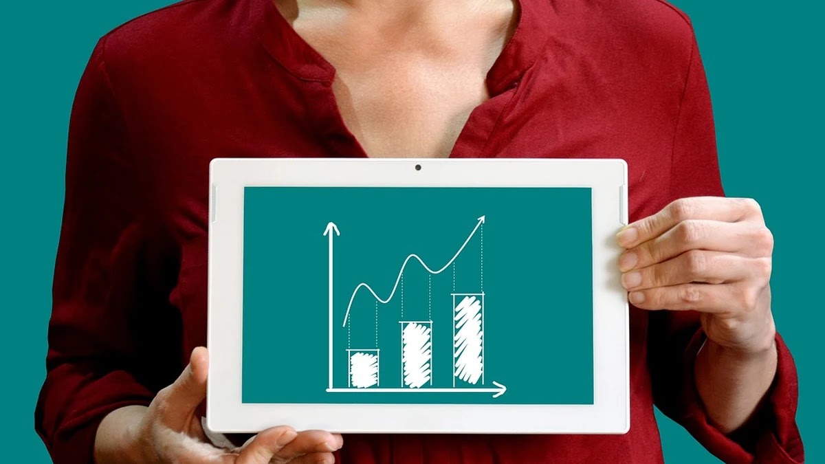 정부 재정적자의 의미와 장기 경제에 미치는 구조적 영향