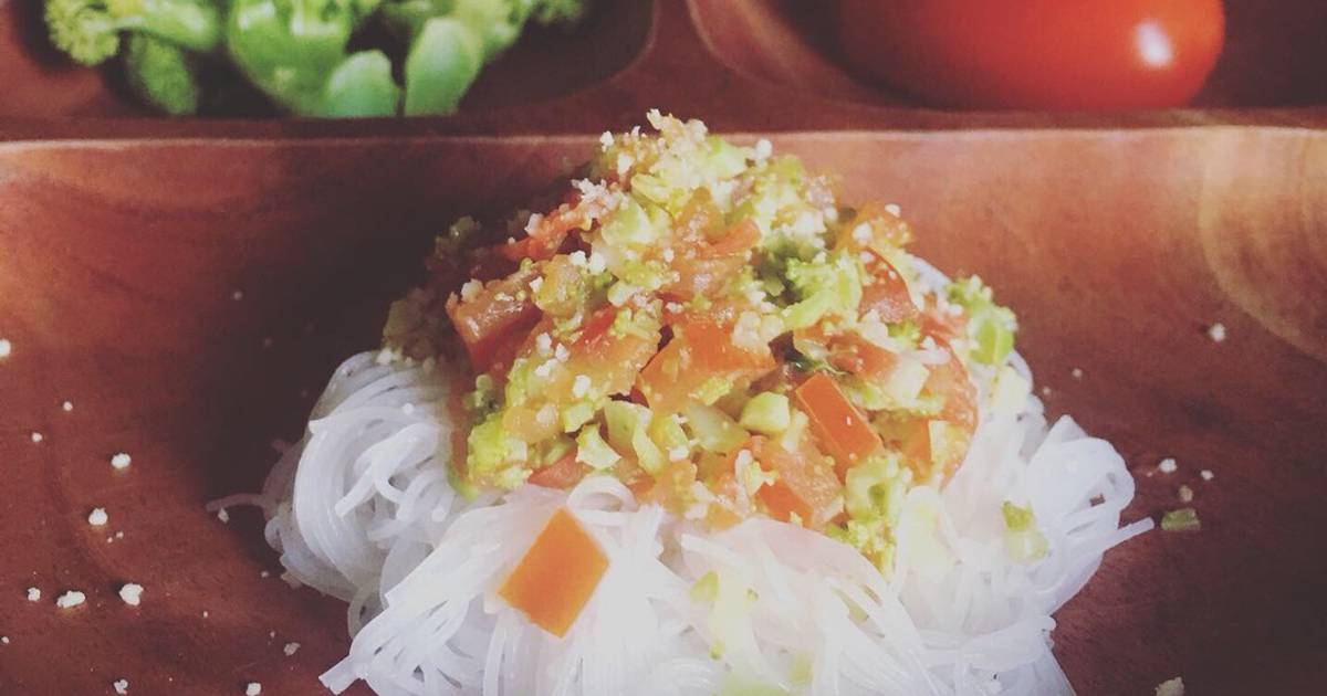 Bún Sốt Bông Cải - Cà Chua