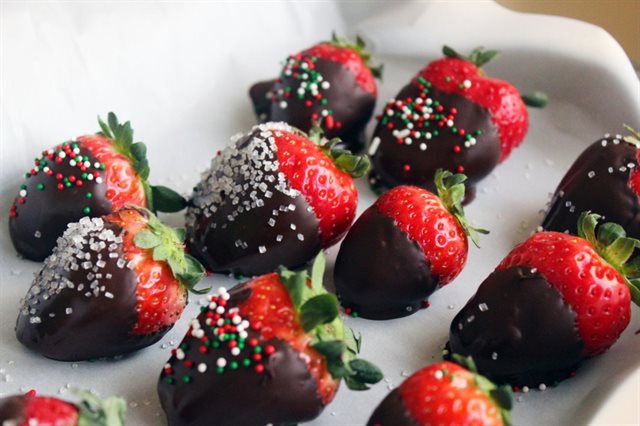 Dâu Tây Tẩm Chocolate