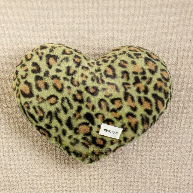 Decorative pillow with leopard pattern, plush