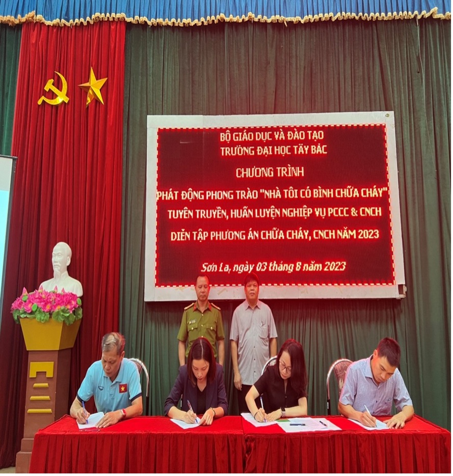 Lễ phát động, tuyên truyền, huấn luyện nghiệp vụ, diễn tập phòng cháy chữa cháy tại Trường Đại học Tây Bắc năm 2023