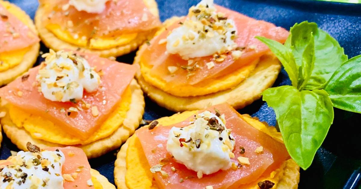Finger Food 👌5: Bánh Ritz + Cá hồi xông khói
“Món bốc tay mới đúng điệu”