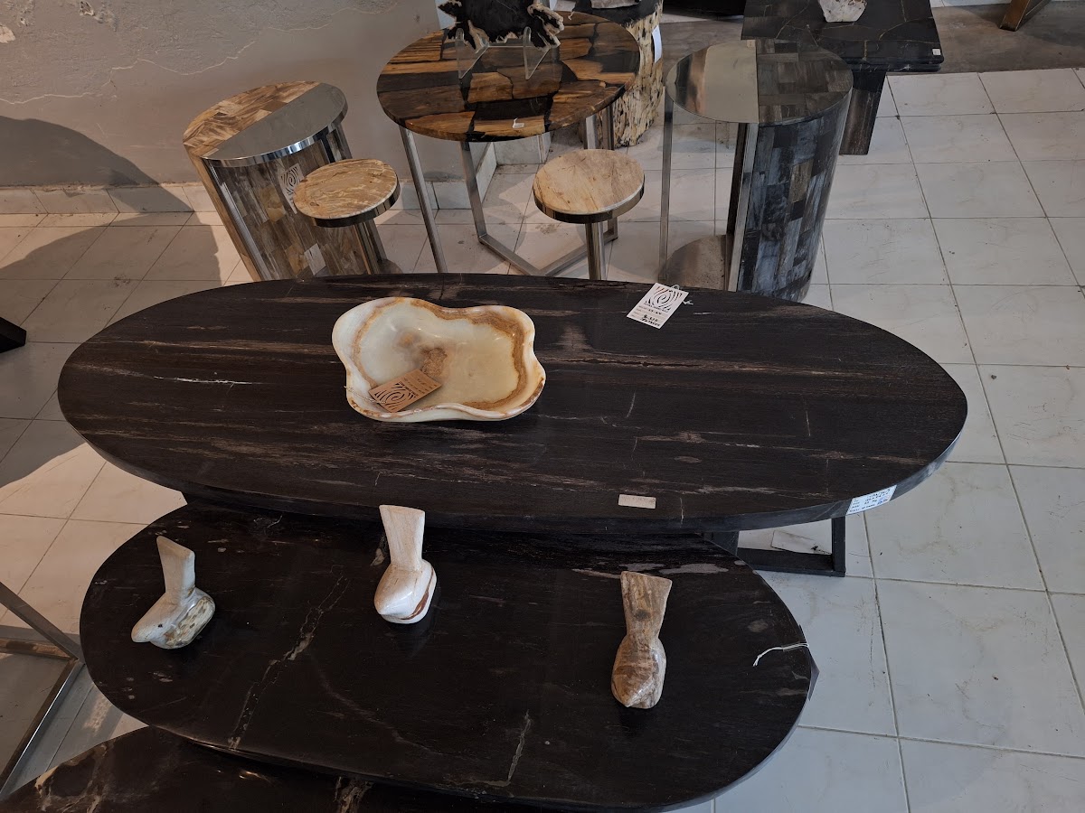 RECTA COFFEE TABLE JOINT — SKU SPMOS.27.24 | Petrified Wood by PJ Antique Bali