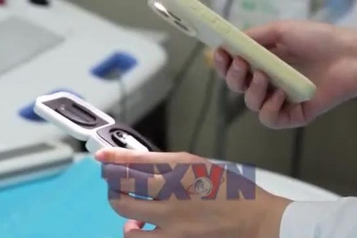 Viên nang robot AI tạo đột phá trong nội soi đường tiêu hóa - Báo VietnamPlus