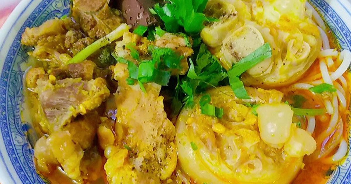 Bún bò giò heo