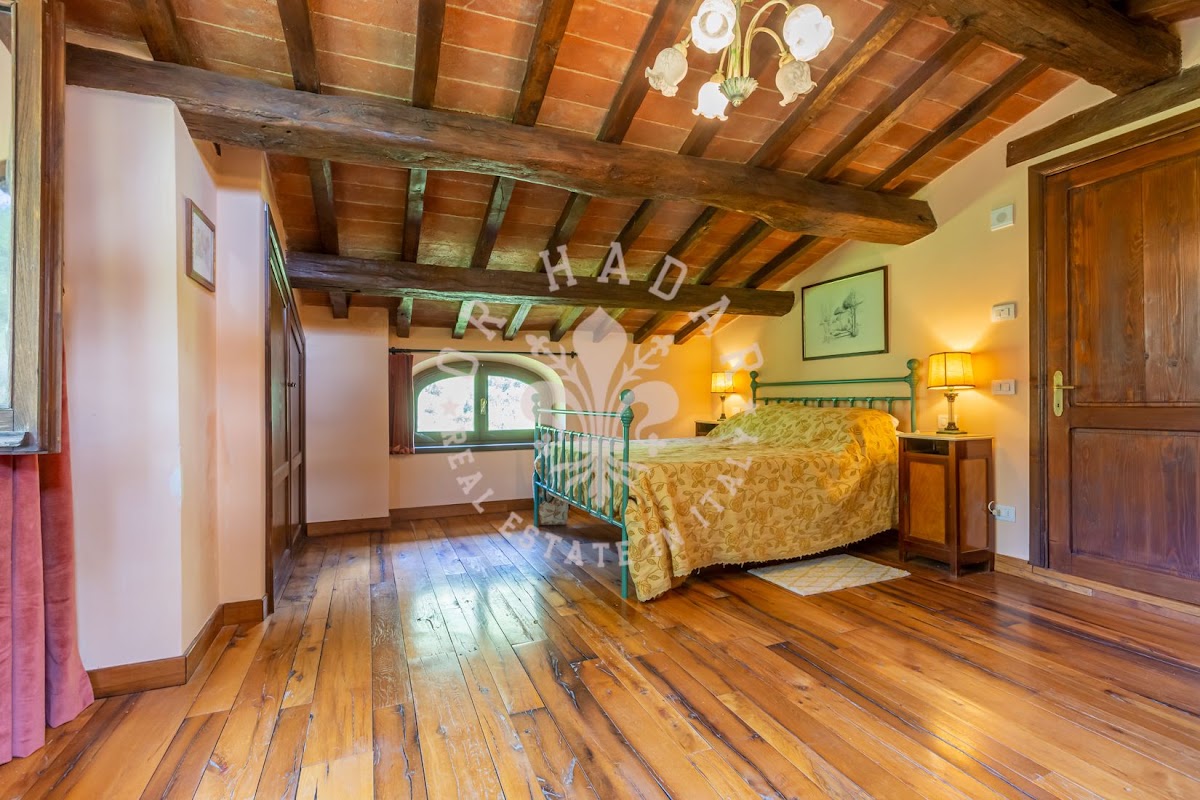 הבית מאחורי הגבעה (Il Casale dietro la Collina) — 30