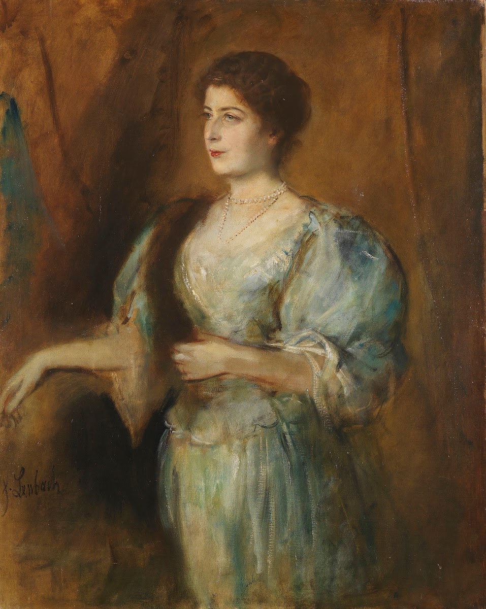 Porträt einer Dame mit Perlenkette und Pelzstola 1900