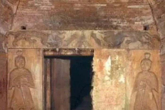 8 chữ khắc trong bia mộ khiến các nhà khảo cổ phẫn nộ - Báo Tri thức &amp; Cuộc sống
