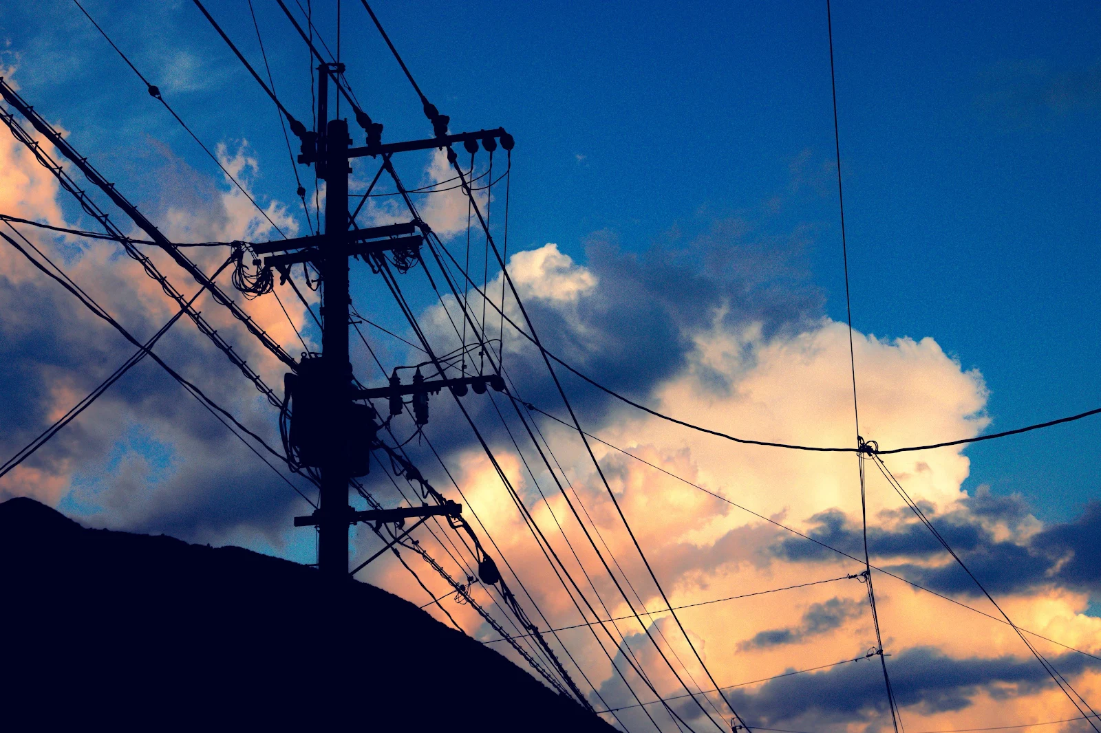 Silhouette of Power Lines - Silhouette Photography 4K Wallpaper (4096x2730)
