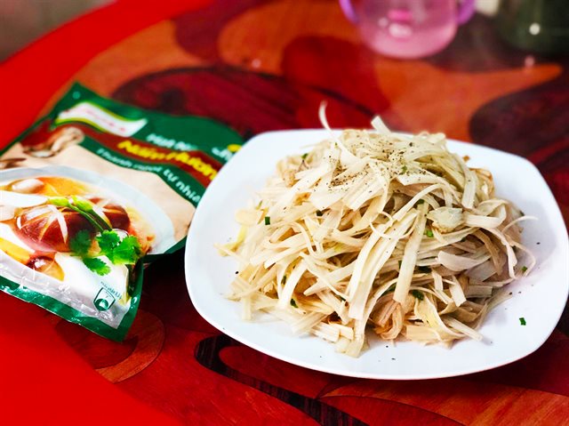 Ngó Sen Xào Đơn Giản